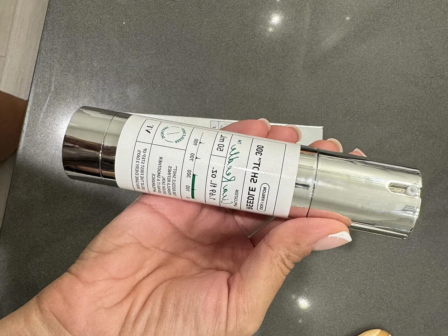 VT Cosmetics Reedle Shot 300 sérum visage grain de peau