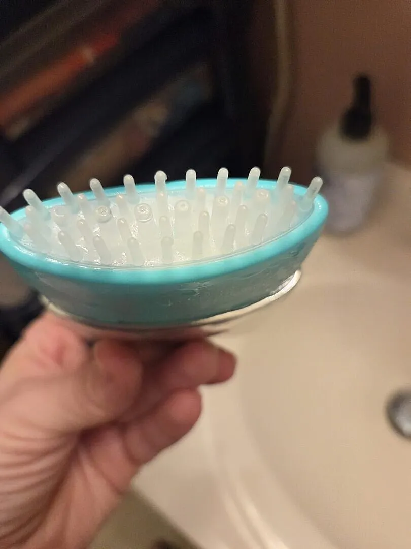 VT Cosmetics PDRN Reedle Shot sérum cheveux brosse